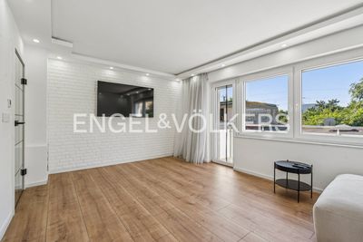 Stilvoll wohnen in Sachsenhausen – hochwertig modernisierte Drei-Zimmer-Wohnung mit zwei Balkonen