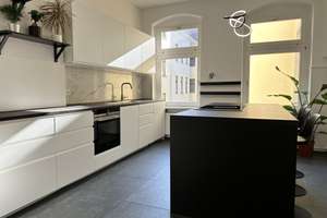 Stuckaltbau mit 4 Zi. beim Viktoriapark nähe Bergmannstr.