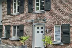Exklusive Doppelhaushälfte in Bestlage Düsseldorf – klimatisiert, modern, mitten im Grünen!