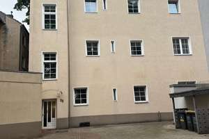Gepflegtes Mehrfamilienhaus mit 7 Stellplätzen