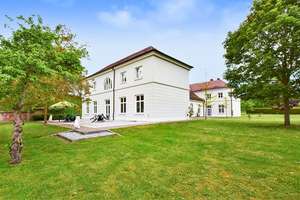 Absolute Rarität! Herrschaftliches Schloss-Anwesen in ländlich-idyllischer Lage von Mecklenburg! – Die vollständige Adresse der Immobilie erhältst du vom Anbieter., 19217 Wedendorfersee – Vorschaubild 3