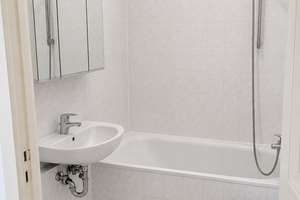 *Kapitalanlage* Gepflegte 2-Zimmer-Altbauwohnung im Stuckaltbau im Wins-Viertel – Die vollständige Adresse der Immobilie erhältst du vom Anbieter., 10405 Prenzlauer Berg, Berlin – Vorschaubild 7