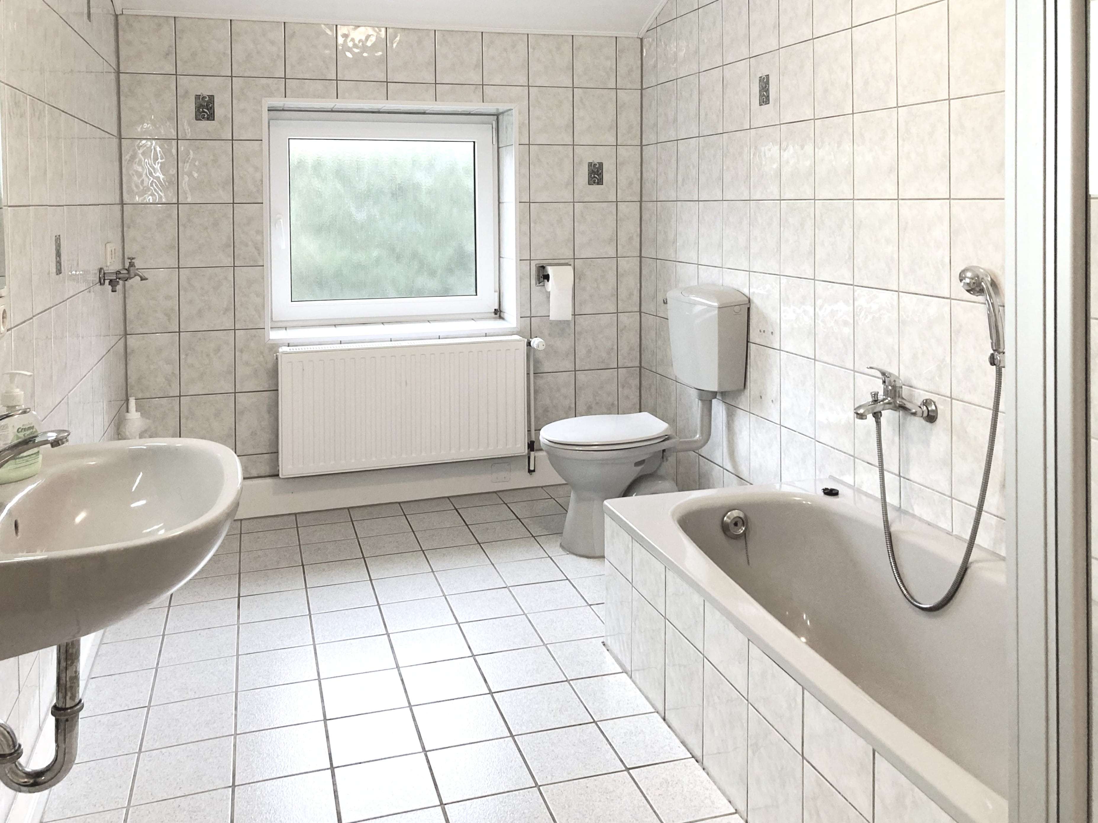 Immobilie in Moorweg - Zweifamilienhaus in Moorweg mit großem Grundstück



 - Bild 7