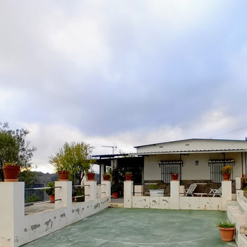 FINCA ZU VERKAUFEN IN ALOZAINA, SIERRA DE LAS NIEVES