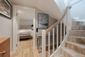 Repräsentatives, neuwertiges Wohnhaus mit großem Garten- und Terrassenbereich in Tinnum – Die vollständige Adresse der Immobilie erhältst du vom Anbieter., 25980 Sylt (Gemeinde) – Vorschaubild 47