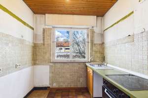 Drei Ebenen zum Gestalten, ein Garten zum Verlieben – ein Haus für Grünliebhaber und Selbermacher – Die vollständige Adresse der Immobilie erhältst du vom Anbieter., 70565 Dürrlewang, Stuttgart – Vorschaubild 9