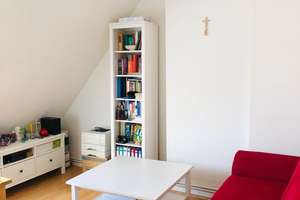 Gut geschnittene, helle 2-Zimmer-DG-Wohnung mit EBK zwischen Viertel und Peterswerder – Bismarckstr. 157/159, 28203 Fesenfeld, Bremen – Vorschaubild 3