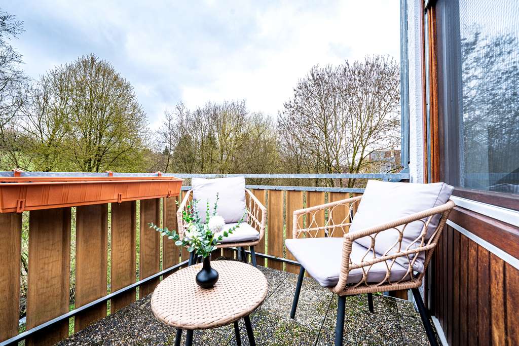 Immobilie in Weissach im Tal - WOHLFÜHLORT – 2,5-Zimmer-Dachgeschosswohnung mit Balkon und Stellplatz in Weissach im Tal - Bild 4