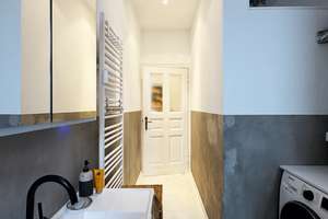 Ein Altbau, wie man ihn heute kaum noch findet: Stuck, Holzdielen & Balkon – Die vollständige Adresse der Immobilie erhältst du vom Anbieter., 10435 Prenzlauer Berg, Berlin – Vorschaubild 10