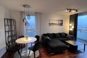 Voll möblierte 2-Zimmer-Wohnung im 14. OG mit Panorama-Balkon in Schwabing – Die vollständige Adresse der Immobilie erhältst du vom Anbieter., 80804 Am Luitpoldpark, München – Vorschaubild 1