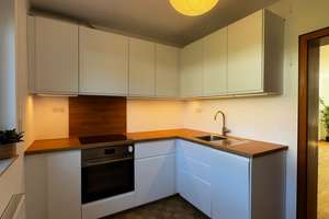 ONLY 10 MINUTES TO CLAY! Approx. 150 m² townhouse with 5-room, 4-bed, garden + garage *Pets allowed* – Die vollständige Adresse der Immobilie erhältst du vom Anbieter., 55246 Mainz-Kostheim, Wiesbaden – Vorschaubild 7