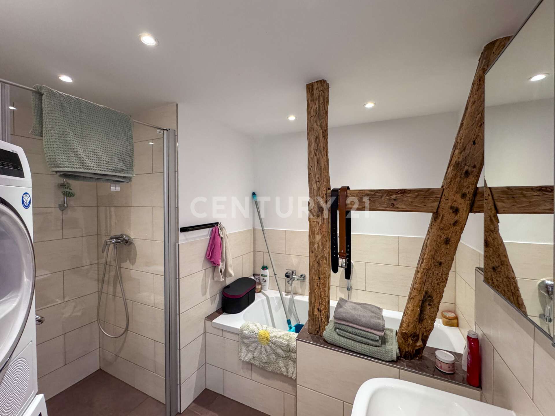 Immobilie in Weitramsdorf - Attraktive Kapitalanlage mit 4 Wohneinheiten und Entwicklungspotenzial in Tambach bei Coburg - Bild 10