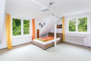 Großzügige Dachgeschosswohnung mit Ausbaureserve in attraktiver Dahlemlage - Provisionsfrei – Die vollständige Adresse der Immobilie erhältst du vom Anbieter., 14195 Dahlem, Berlin – Vorschaubild 8
