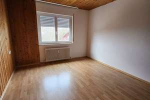 Gepflegte 4,5-Zimmer-Wohnung mit Balkon in ruhigem Mehrfamilienhaus – Reutlingen – Die vollständige Adresse der Immobilie erhältst du vom Anbieter., 72762 Reutlingen-Mitte, Reutlingen – Vorschaubild 12