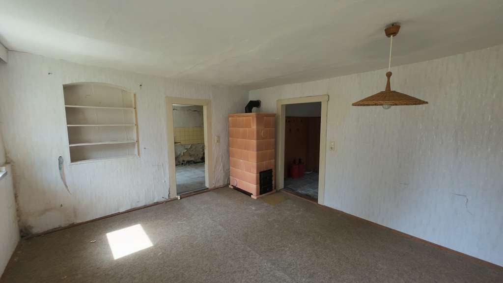 Immobilie in Zwönitz - Charmantes Einfamilienhaus mit Garten, Ausbaupotenzial & ruhiger Lage - Bild 3