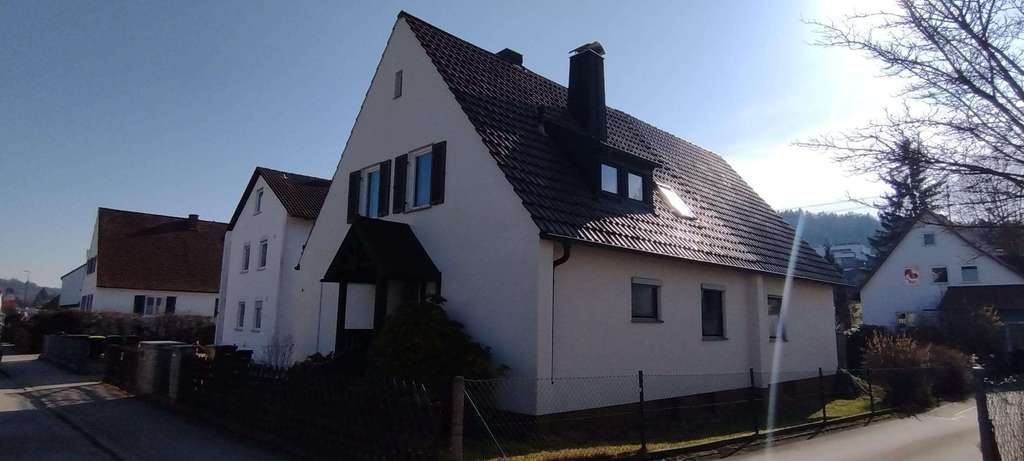 Immobilie in Aystetten - Attraktives Ein- oder Zweifamilienhaus - Bild 2