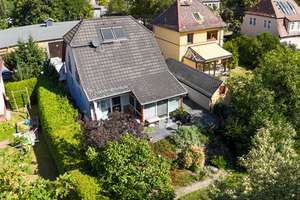 Stilvolles Architektenhaus mit Gewerbefläche