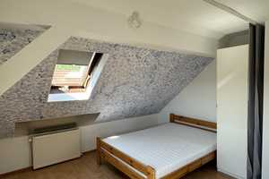 Große & möblierte 1 Zi. DG Wohnung in Stuttgart mit Aussicht – Stuttgart – Vorschaubild 3