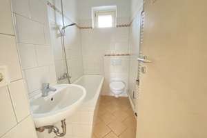Helle 2,5-Z.-Wohnung mit Balkon u. Tageslichtbad für Selbstrenovierer – WBS-Berechtigung 100 bis 140 – Gartenfelder Str. 114B, 13599 Haselhorst, Berlin – Vorschaubild 7