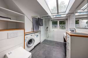 Lichtdurchflutete 3-Zimmer-Dachgeschosswohnung mit Weitblick am Killesberg - provisionsfrei – Die vollständige Adresse der Immobilie erhältst du vom Anbieter., 70192 Killesberg, Stuttgart – Vorschaubild 8