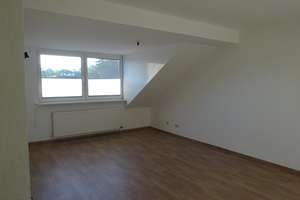 Schöne 3,5 Zimmer Dachgeschosswohnung sucht Mieter – Sedanstrasse 16, 47229 Friemersheim, Duisburg – Vorschaubild 2