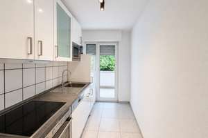 Gut geschnittene 2-Zimmer-Wohnung mit Küche und Balkon im 2. OG – Essen-Südviertel