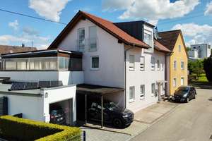 Sehr gepflegtes und wohnliches Zweifamilienhaus aus dem Jahre 2005 – Die vollständige Adresse der Immobilie erhältst du vom Anbieter., 89264 Weißenhorn – Vorschaubild 1