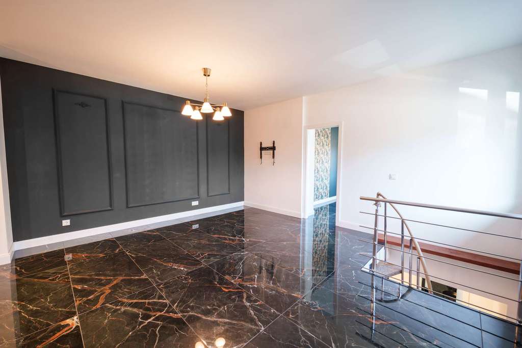 Immobilie in Inzell - Zentral im Ortskern: Sanierte 2-Zimmer-Erdgeschoss-Wohnung plus Hobbyraum in Inzell - Bild 3