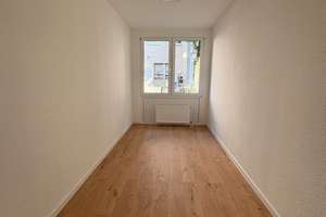 Sanierte 3 Zimmer  Erdgeschosswohnung- zentrale Lage in Krefeld* kurzfristig verfügbar* – Breite Str. 35/Wiedenhofstr. 12, 47798 Stadtmitte, Krefeld – Vorschaubild 5