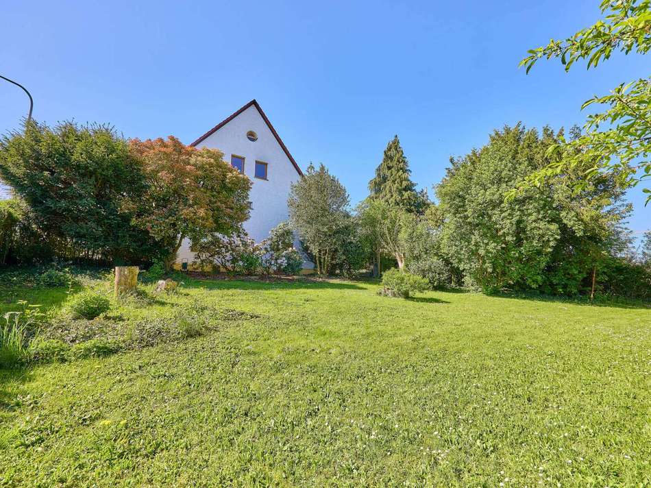 Große Gartenfläche