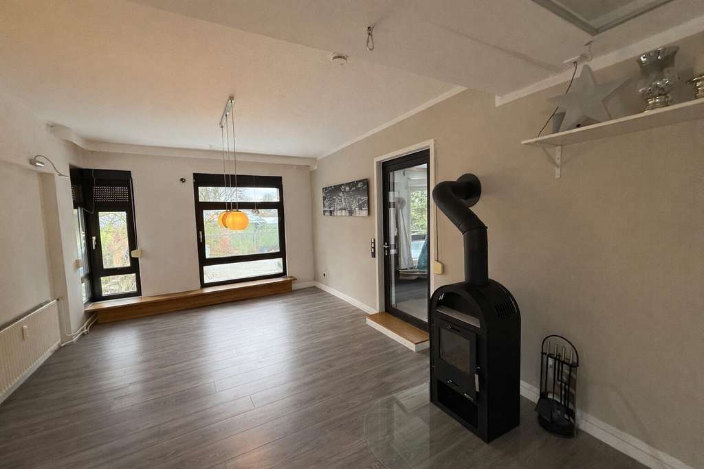 Immobilie in Boostedt - Komfortables Wohnen mit Kamin und Smart-Home
Ausstattung in Boostedt - Bild 2