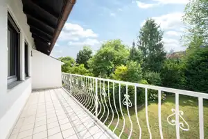 Großzügiges Reiheneckhaus mit idyllischem Garten, Ausbaupotenzial und fußläufig erreichbarer U-Bahn – München – Vorschaubild 11