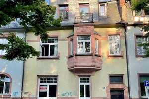 BORNHEIM: Ehemalige Arztvilla mit drei Wohnungen - sofort frei! – Comeniusstraße 22, 60389 Frankfurt am Main – Vorschaubild 1
