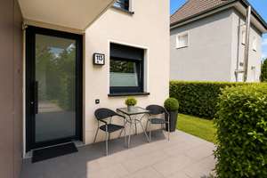 Modernes Reihenendhaus mit Einbauküche und schönem Garten und zwei Stellplätzen – Die vollständige Adresse der Immobilie erhältst du vom Anbieter., 51147 Lind, Köln – Vorschaubild 4