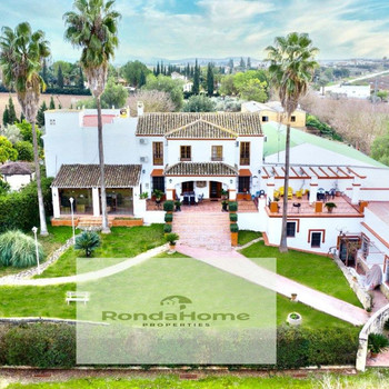 Ländliches Haus mit Restaurant, Schwimmbad und Reitplatz in der Sierra de Cádiz, Route der weißen Dö