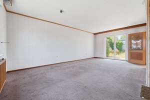 Gut aufgeteilter Bungalow in Köln-Stammheim – Wohnen in unmittelbarer Rheinlage – Die vollständige Adresse der Immobilie erhältst du vom Anbieter., 51061 Stammheim, Köln – Vorschaubild 2