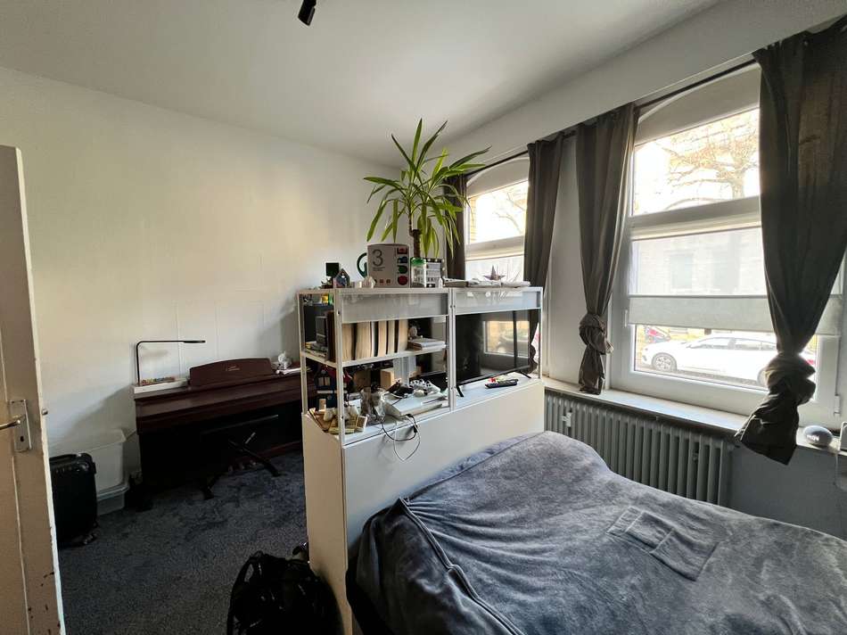 Helle Wohnung mit Klavier.jpg