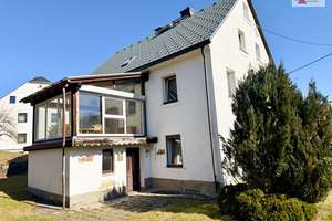 Einfamilienhaus mit sonnigem Grundstück, Wintergarten & 2 Garagen in Annaberg-Buchholz, Geyersdorf – Die vollständige Adresse der Immobilie erhältst du vom Anbieter., 9456 Annaberg-Buchholz – Vorschaubild 1