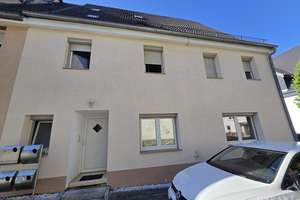 Mehrfamilienhaus als solide Kapitalanlage - 3 Wohneinheiten in gefragter Lage und top Rendite – Die vollständige Adresse der Immobilie erhältst du vom Anbieter., 71149 Bondorf – Vorschaubild 1