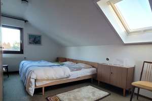 Zweifamilienhaus mit Balkon und schönem Garten angrenzend an Felder und Wiesen in Nürtingen – Die vollständige Adresse der Immobilie erhältst du vom Anbieter., 72622 Nürtingen – Vorschaubild 3