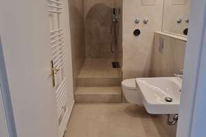  sonnendurchflutete 2 Zi-Single-Wohnung in Charlottenburg – 10623 Charlottenburg, Berlin – Vorschaubild 3