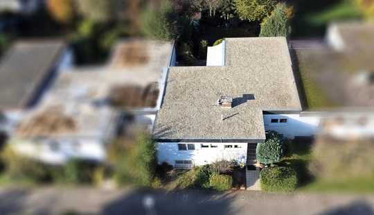 Bild von Flachdach-Bungalow mit Garten und Garage in Topwohnlage – Familiengerecht, gepflegt, ausbaufähig