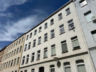 Großzügige Dachgeschosswohnung mit Tageslichtbad und Sichtbalken!