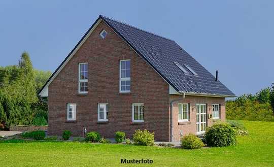 Sehr guter Zustand - Einfamilienhaus nebst Garage