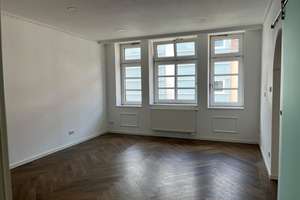 Stilaltbauwohnung mit großen, hohen Räumen und Einbauküche in der Fußgängerzone! – Die vollständige Adresse der Immobilie erhältst du vom Anbieter., 61348 Bad Homburg vor der Höhe – Vorschaubild 3