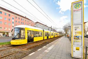 2 ZIMMER MIT BALKON | 3.OG | RENOVIERUNGSBEDARF | GRÜNE OASE | PRENZLAUER BERG | PROVISIONSFREI | – Werner-Kube-Straße 10, 10407 Prenzlauer Berg, Berlin – Vorschaubild 14