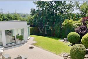 VON POLL - FRIEDRICHSDORF: Exklusive Bauhaus-Villa - Wohnen und Arbeiten mit Blick auf den Hardtwald – Die vollständige Adresse der Immobilie erhältst du vom Anbieter., 61381 Friedrichsdorf – Vorschaubild 1