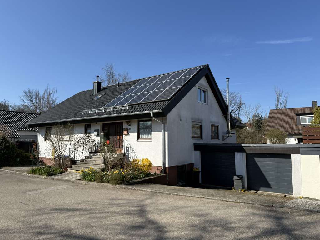 Immobilie in Vellberg - Schöne 3-Zimmer-Wohnung mit Balkon und Einzelgarage - Bild 1