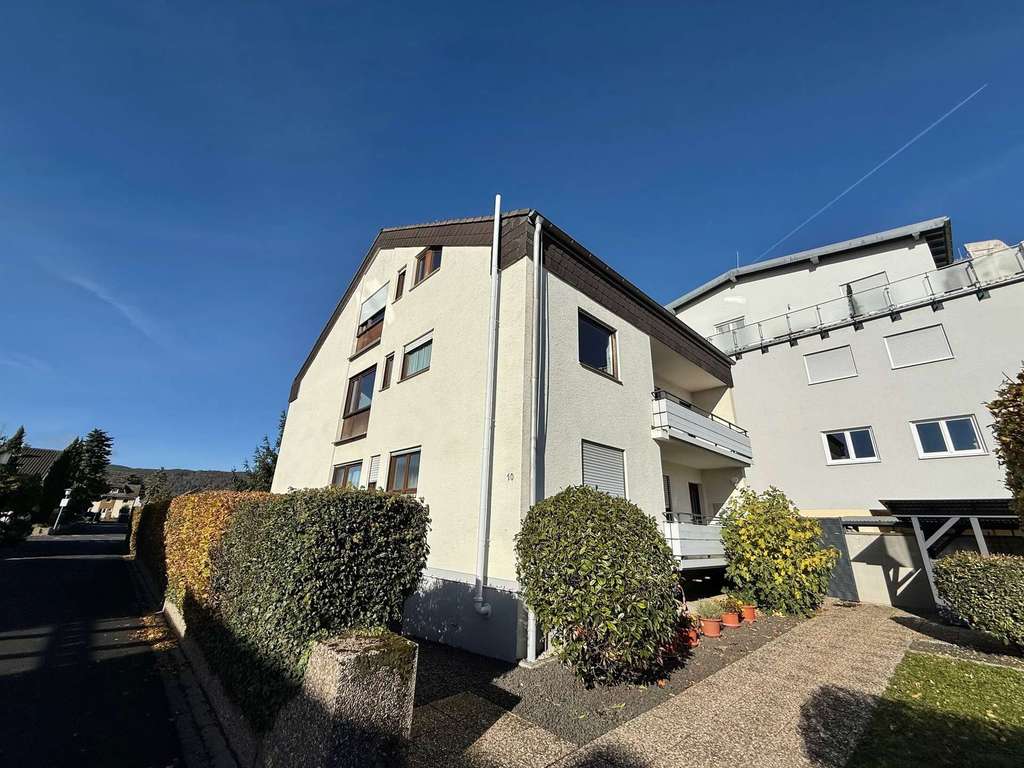 Immobilie in Deidesheim - Seltene Gelegenheit in Deidesheim – hochwertiges Mehrfamilienhaus mit traumhafter Aussicht - Bild 0