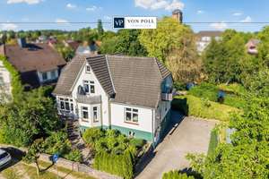 Schwentine pur. 
Villa auf großem Grundstück mit 90 Metern Ufergrenze